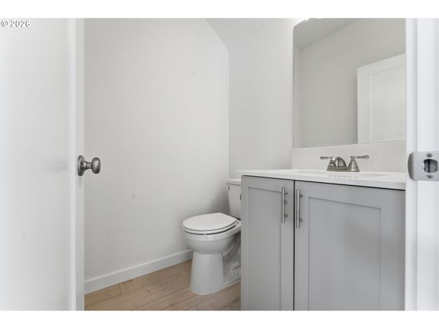 4752 N VANDERBILT St, Portland, OR 97203