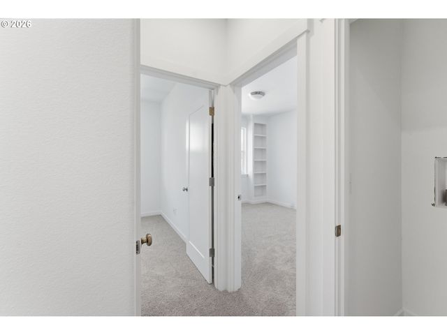 4752 N VANDERBILT St, Portland, OR 97203