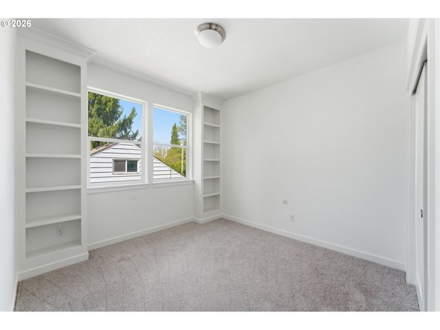 4752 N VANDERBILT St, Portland, OR 97203