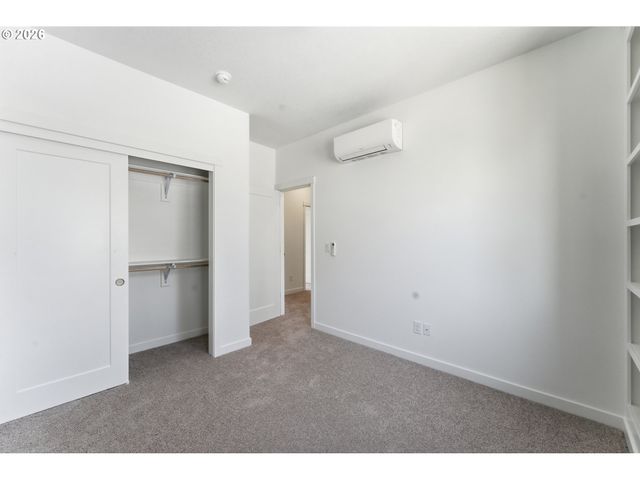 4752 N VANDERBILT St, Portland, OR 97203