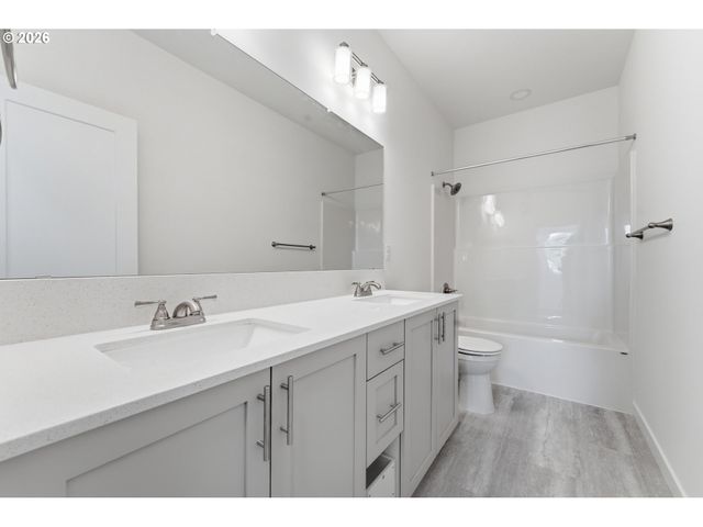 4752 N VANDERBILT St, Portland, OR 97203