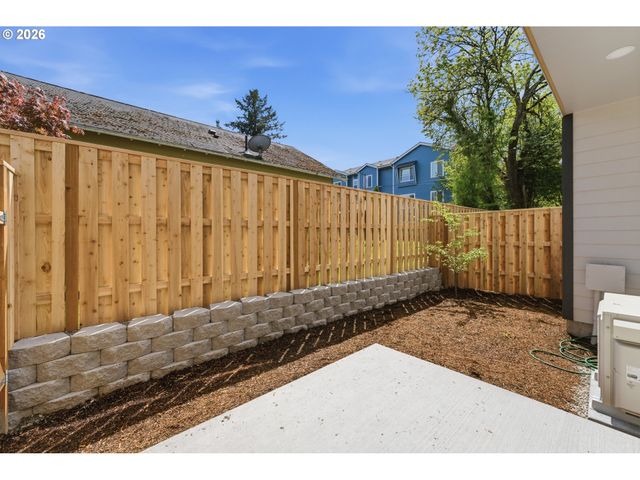 4752 N VANDERBILT St, Portland, OR 97203