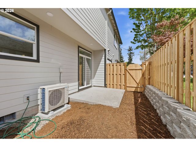 4752 N VANDERBILT St, Portland, OR 97203