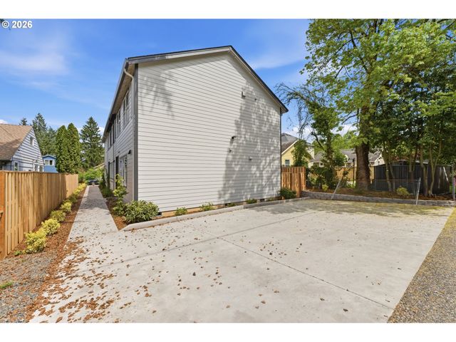 4752 N VANDERBILT St, Portland, OR 97203