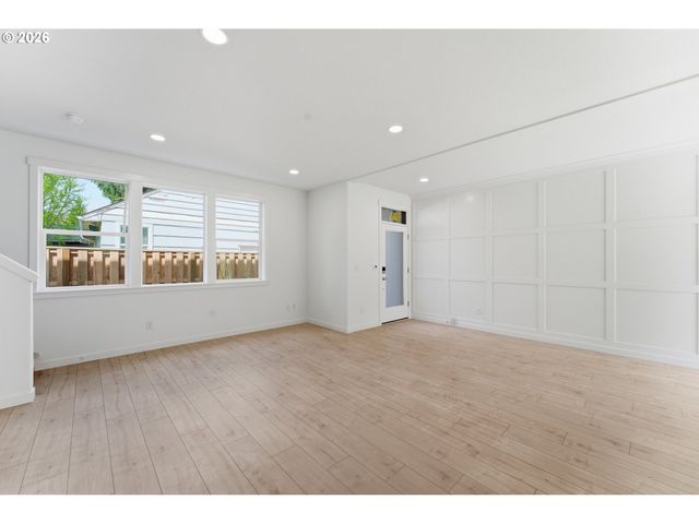 4752 N VANDERBILT St, Portland, OR 97203