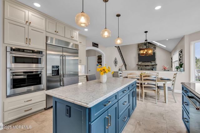 41 Lafayette Mills Road, Manalapan, NJ 07726