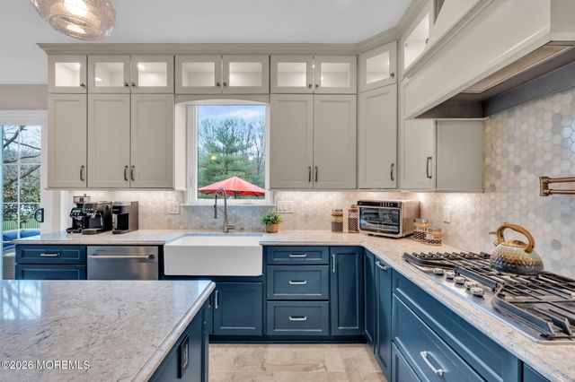 41 Lafayette Mills Road, Manalapan, NJ 07726