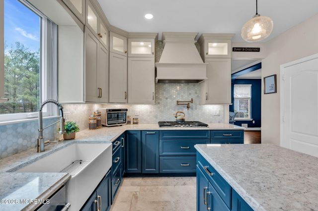 41 Lafayette Mills Road, Manalapan, NJ 07726