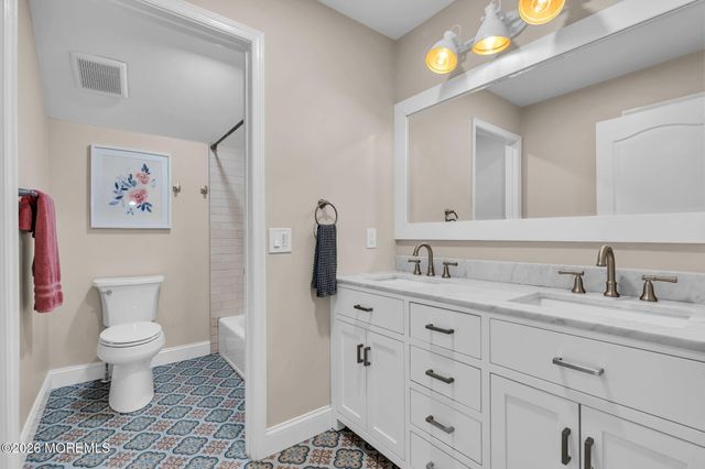 41 Lafayette Mills Road, Manalapan, NJ 07726