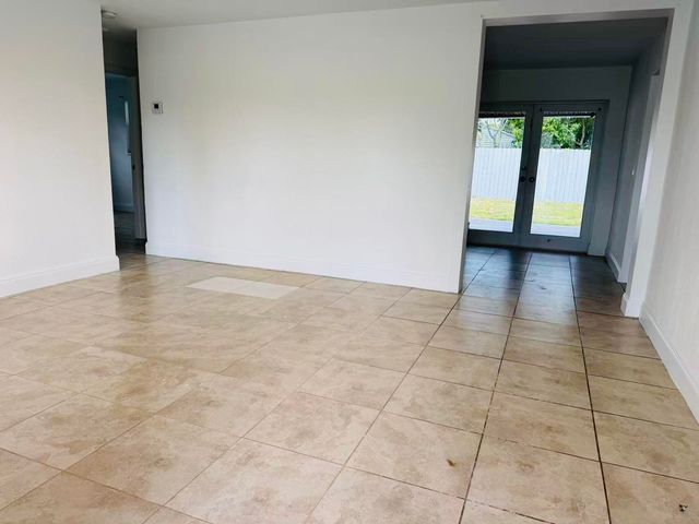 6250 SW 39th Street, Davie, FL 33314