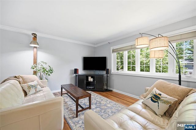 8 Nottingham Drive, East Brunswick, NJ 08816