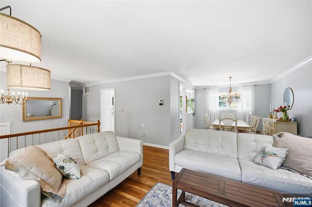 8 Nottingham Drive, East Brunswick, NJ 08816