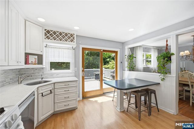 8 Nottingham Drive, East Brunswick, NJ 08816