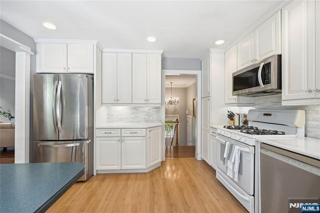 8 Nottingham Drive, East Brunswick, NJ 08816