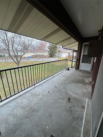 8751 Sieloff Drive F, Hazelwood, MO 63042