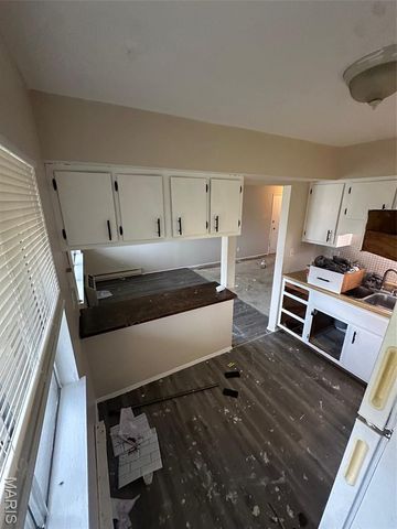 8751 Sieloff Drive F, Hazelwood, MO 63042