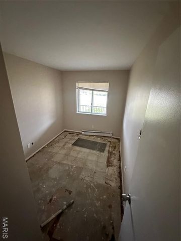 8751 Sieloff Drive F, Hazelwood, MO 63042