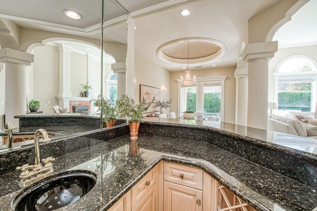 1533 E Forest Oaks Drive, Fresno, CA 93730