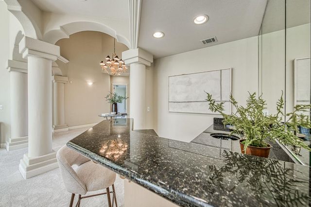 1533 E Forest Oaks Drive, Fresno, CA 93730