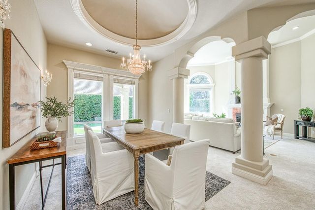 1533 E Forest Oaks Drive, Fresno, CA 93730