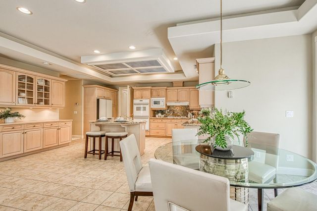 1533 E Forest Oaks Drive, Fresno, CA 93730