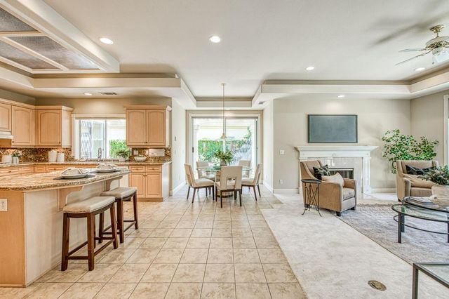 1533 E Forest Oaks Drive, Fresno, CA 93730