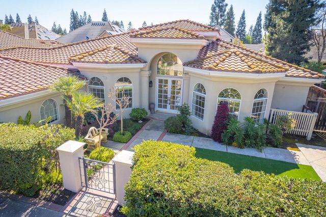 1533 E Forest Oaks Drive, Fresno, CA 93730