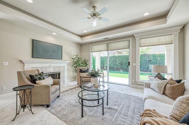 1533 E Forest Oaks Drive, Fresno, CA 93730