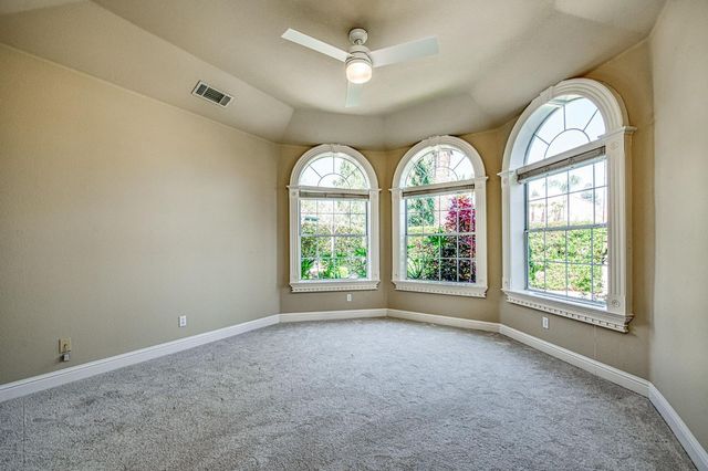 1533 E Forest Oaks Drive, Fresno, CA 93730