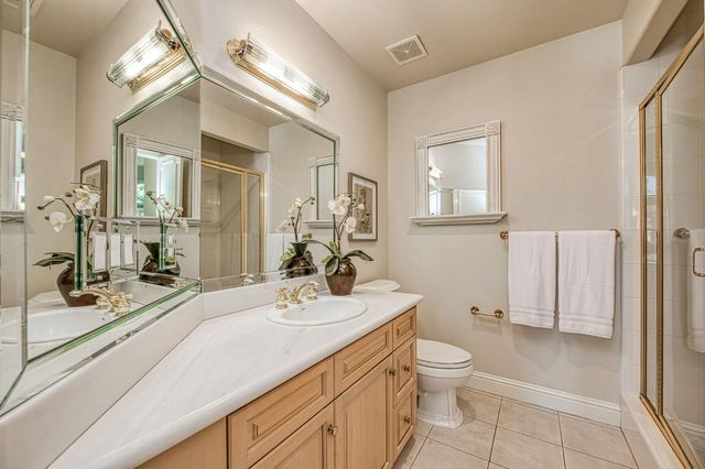 1533 E Forest Oaks Drive, Fresno, CA 93730