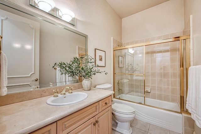 1533 E Forest Oaks Drive, Fresno, CA 93730