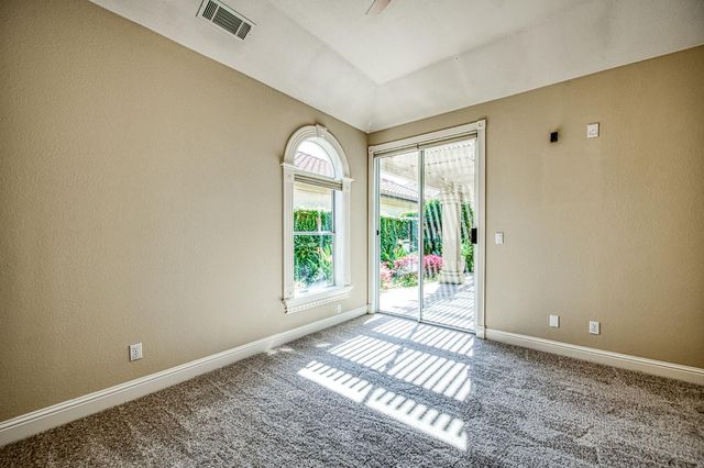 1533 E Forest Oaks Drive, Fresno, CA 93730