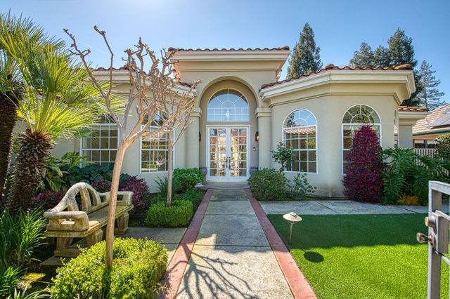 1533 E Forest Oaks Drive, Fresno, CA 93730