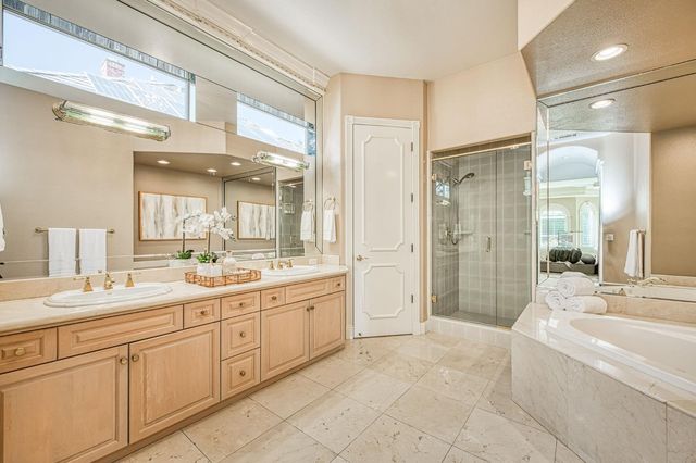 1533 E Forest Oaks Drive, Fresno, CA 93730