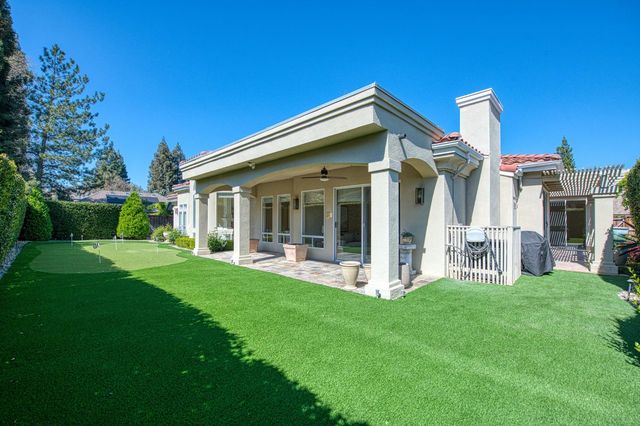 1533 E Forest Oaks Drive, Fresno, CA 93730