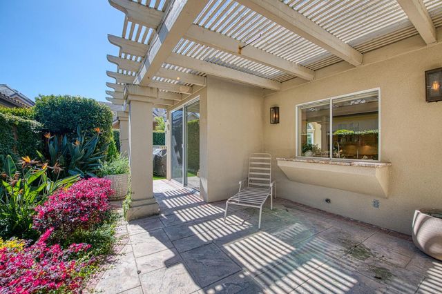 1533 E Forest Oaks Drive, Fresno, CA 93730