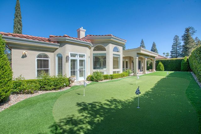 1533 E Forest Oaks Drive, Fresno, CA 93730