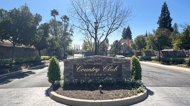 1533 E Forest Oaks Drive, Fresno, CA 93730