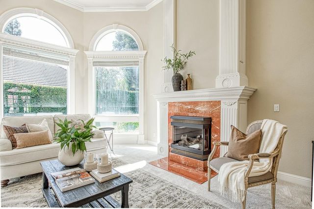 1533 E Forest Oaks Drive, Fresno, CA 93730