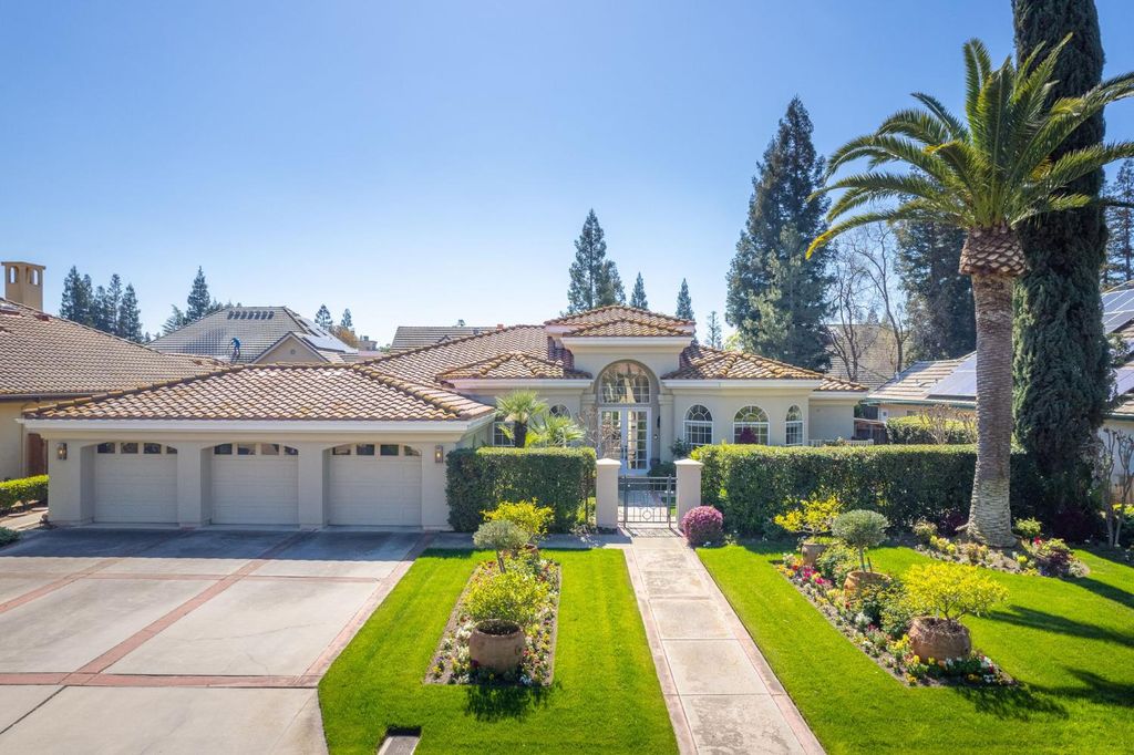 1533 E Forest Oaks Drive, Fresno, CA 93730