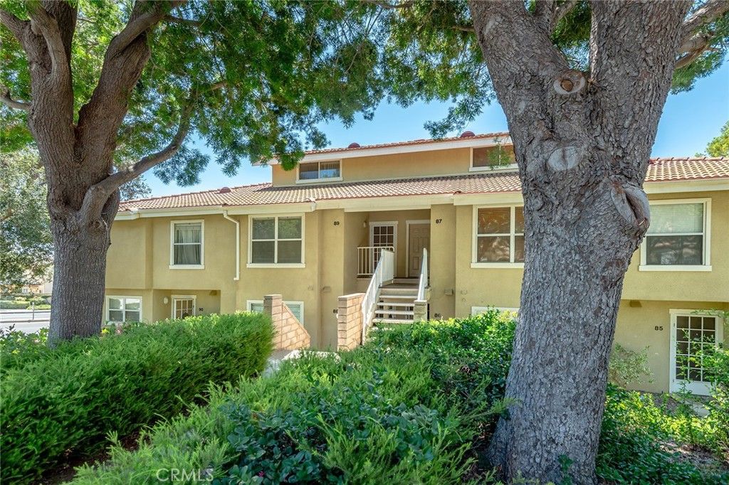 Image 1 of property listing at 2731 Erringer, Simi Valley, CA 93065
