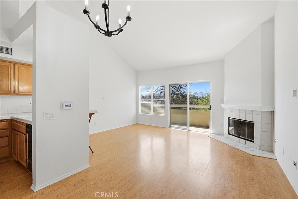 Image 4 of property listing at 2731 Erringer 89, Simi Valley, CA 93065