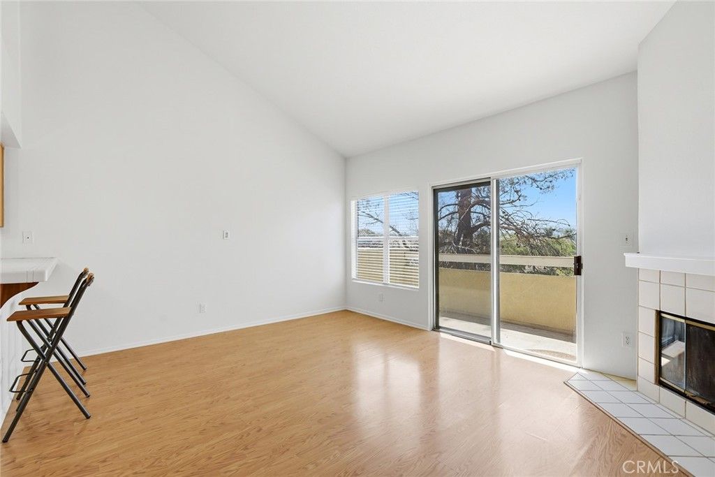 Image 5 of property listing at 2731 Erringer 89, Simi Valley, CA 93065
