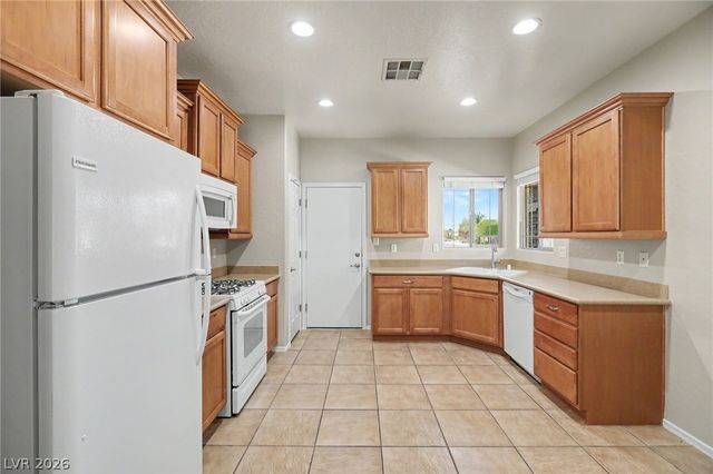 5976 Wheat Penny Avenue, Las Vegas, NV 89122