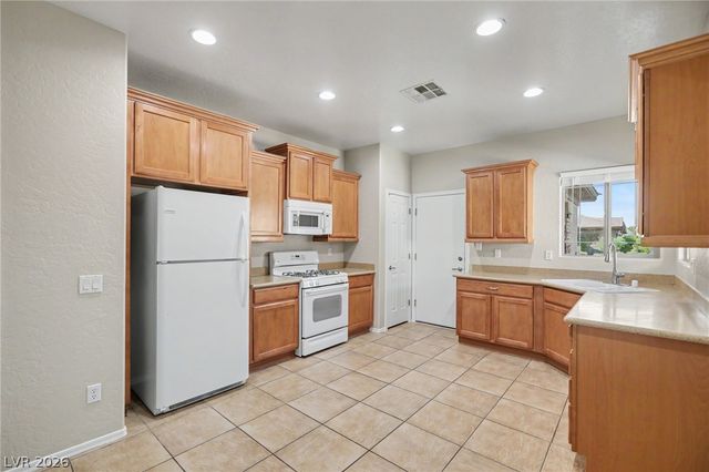 5976 Wheat Penny Avenue, Las Vegas, NV 89122