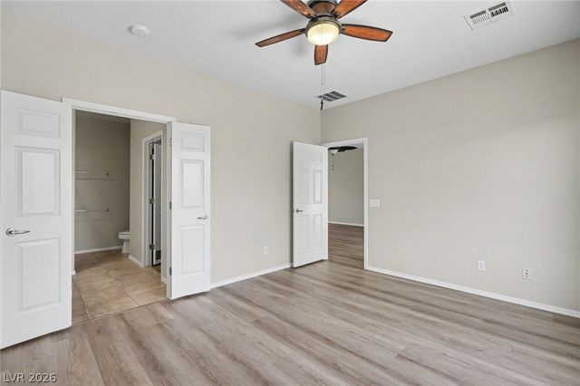 5976 Wheat Penny Avenue, Las Vegas, NV 89122