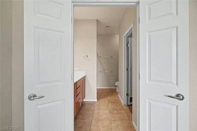 5976 Wheat Penny Avenue, Las Vegas, NV 89122
