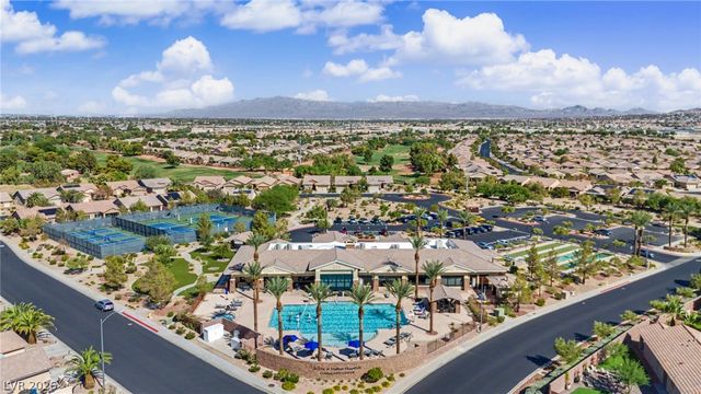 5976 Wheat Penny Avenue, Las Vegas, NV 89122