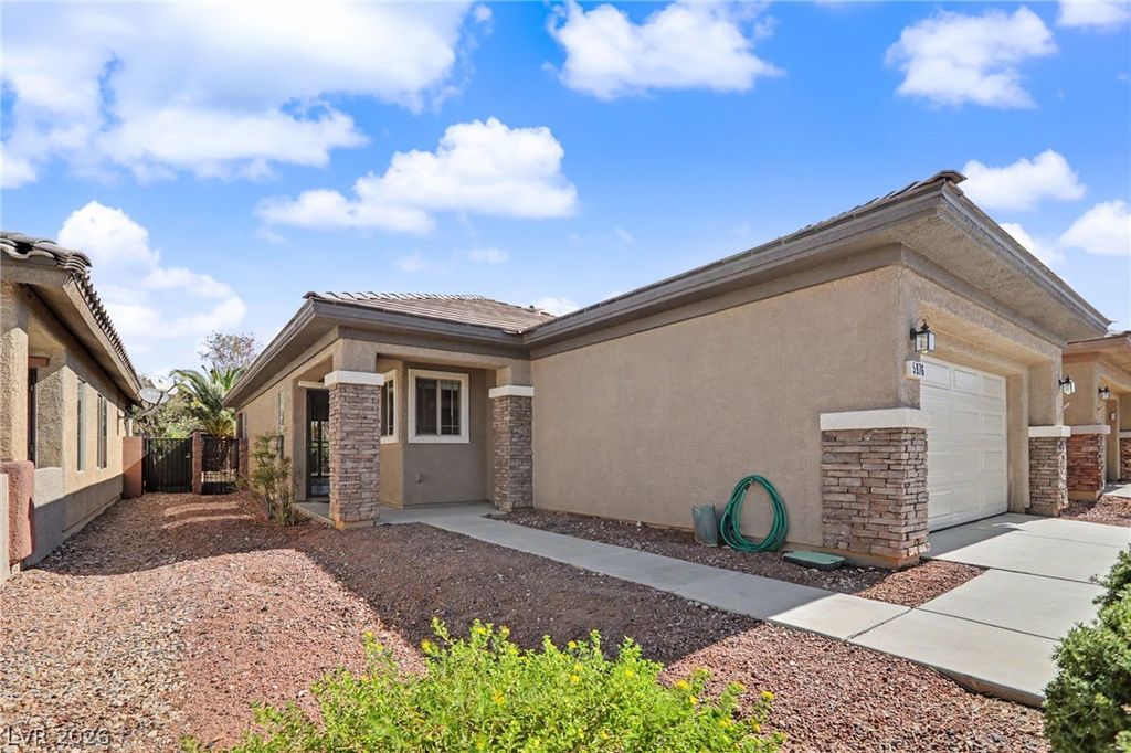 5976 Wheat Penny Avenue, Las Vegas, NV 89122 — photo 3
