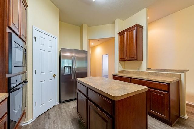 7414 W Magic Mountain LN, Round Rock, TX 78681